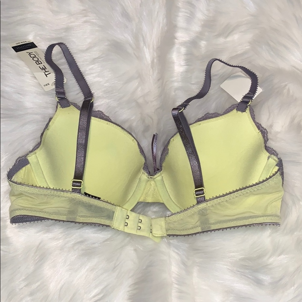 Elle macpherson bra - Picture 3 of 9